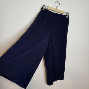 Aritzia Babaton Navy Blue Lazarus Culottes Pants Size 00 wide leg